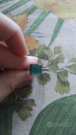Anello con pietra