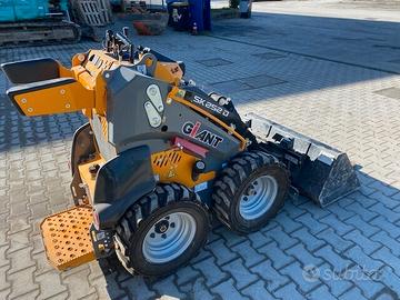 Minipala skid steer Giant SK252D