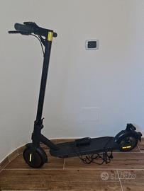 PULA: MONOPATTINO ELETTRICO NUOVO