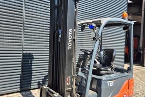 Toyota 8FBE18T carrello elevatore 18quintali 3 ruo