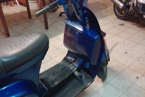Piaggio Vespa 50 N – Blu Imperiale