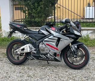 Honda CBR 600 RR 2006 / black e silver