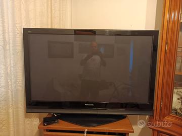 Panasonic Viera 50" Plasma TH-50PX70EA + decoder