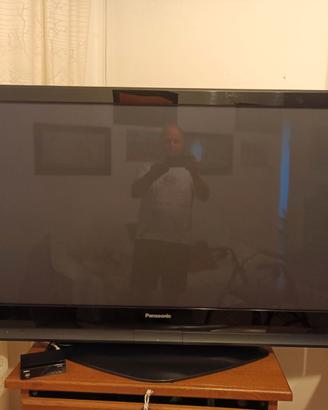Panasonic Viera 50" Plasma TH-50PX70EA + decoder