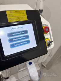 Laser diodo a tre lunghezze d'onde