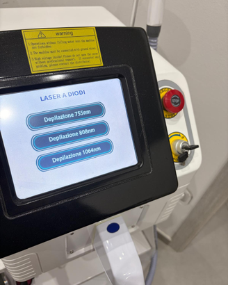 Laser diodo a tre lunghezze d'onde