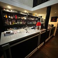 tutta  l’attrezzatura da cocktail bar