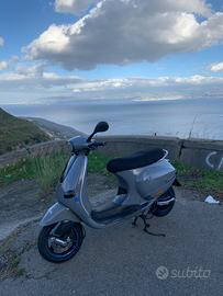 Piaggio Vespa 125 ET4 - 1999