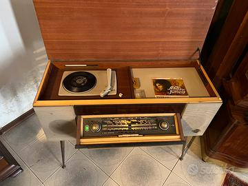 Radio e giradischi incorporato marca TECOFIX