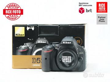 Nikon D5200 + 18-55 3.5 5.6 VR II