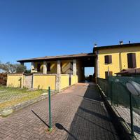 VILLA A SCHIERA A CAMPEGINE
