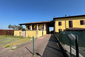 VILLA A SCHIERA A CAMPEGINE