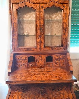 Mobili  intarsiati  in noce, radica, marmo