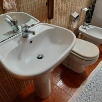 Lavandino con colonna Ideal Standard