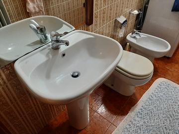 Lavandino con colonna Ideal Standard