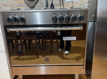 Forno professionale con fornelli