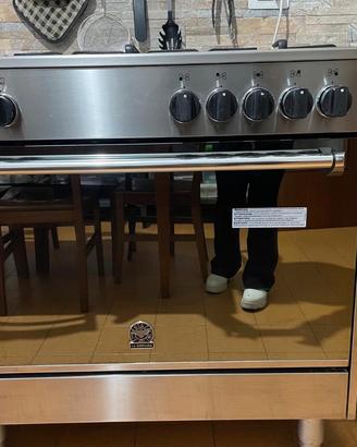 Forno professionale con fornelli