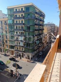 Taranto Via Dante Ampio 4 Vani