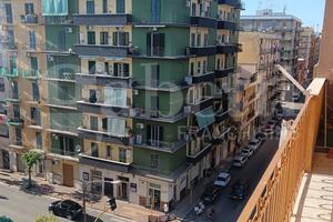 Taranto Via Dante Ampio 4 Vani