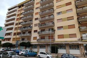 4 vani 140 mq. con 3camere letto Viale Regione