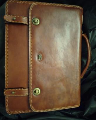 borsa in pelle con manico e tracolla