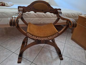 Sedia poltrona Savonarola in legno