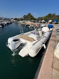 Gommone Nuova Jolly NJ 700 XL CON HONDA 250 cv