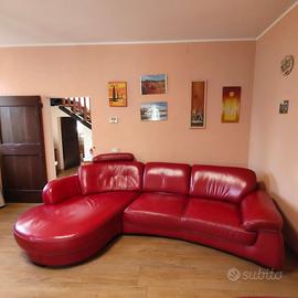 Coppia divani dondi pelle rossa  nabuk