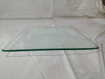 Piatto quadrato in vetro.