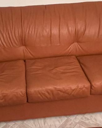 Divano in pelle con due poltrone