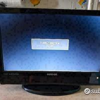 Tv lcd 16 pollici con telecomando e scatola 35,00