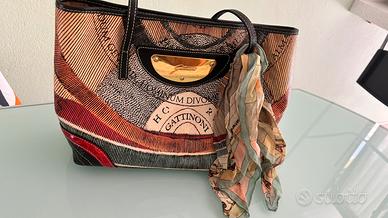 Borsa e foulard Gattinoni