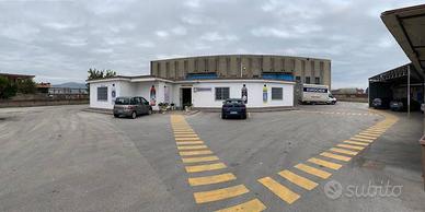 Immobile di 1850 m² con 2 locali a Marigliano