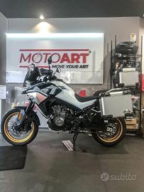 Cf Moto 800MT EXPLORE E5+ con tris di borse