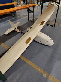 Aeromodello FPV Skywalker 1800 con luci