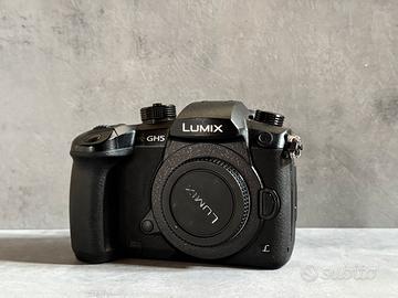 PANASONIC GH5