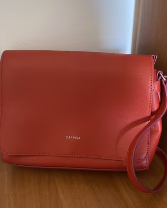 Borsa Carpisa a tracolla rossa, mai usata.