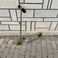 Monopattino giocattolo per bambino