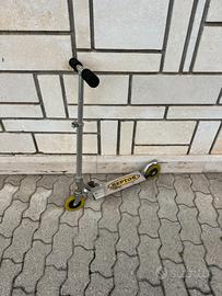 Monopattino giocattolo per bambino