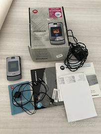 Telefono Motorola razr v3i argento