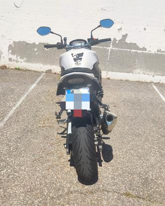 Suzuki GSR 750