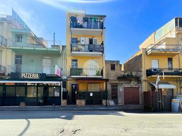 CASA SEMINDIPENDENTE A PALERMO