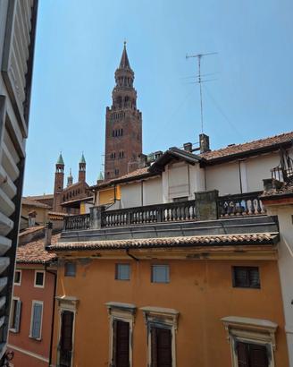 Singola con letto matrimoniale - cremona centro
