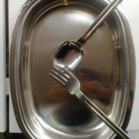 insalatiera in acciaio con posate