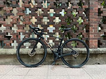 Giant Revolt Advanced 3 2022 gravel carbonio tg S