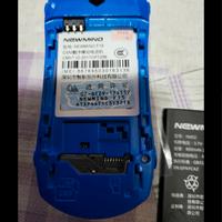 cellulare a forma di auto ferrari