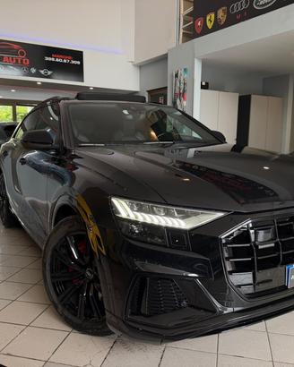 Audi Q8 55 TFSI quattro tiptronic Sport