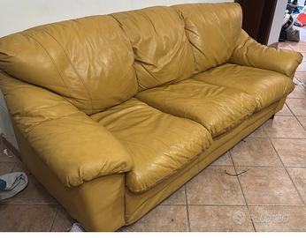 Divano in vera pelle