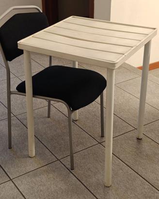 tavolino in acciaio da esterno bianco quadrato