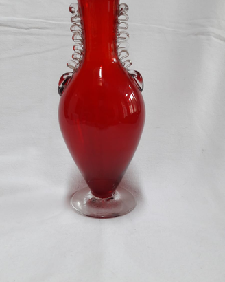 Vaso in vetro rosso